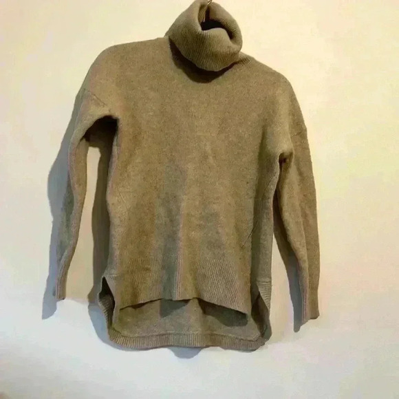 Madewell Turtleneck Wool Sweater Size Medium - Picture 1 of 5